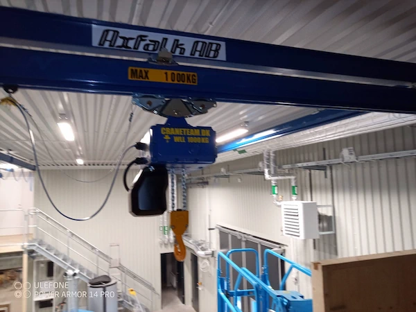 Misia kattingtelfer 1000 kg med radiostyrning installerad av Axfalk